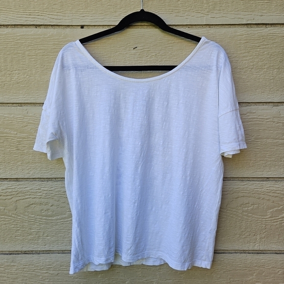 Club Monaco Tops - Club Monaco white cotton crochet-back tee size large